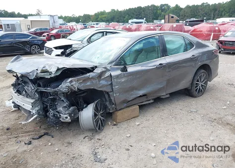 2024 Toyota Camry Se z USA, uszkodzony, nr VIN 4T1T11AK5RU885975